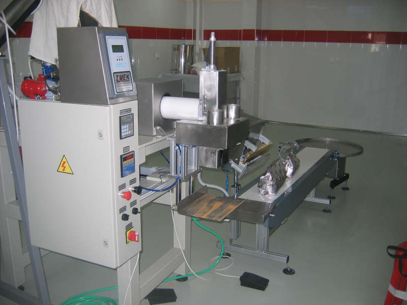 DOSEMETRIC MACHINE FOR PACKING GRAINED PRODUCTS - Click Image to Close
