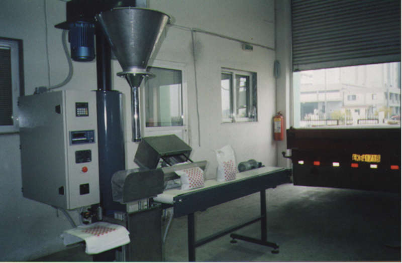 DOSEMETRIC MACHINE FOR PACKING GRAINED PRODUCTS